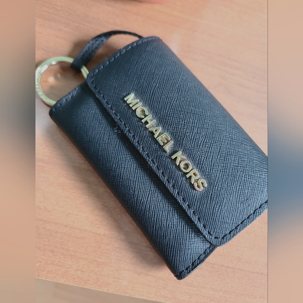 SOLD ⚡️Michael Kors black mini wallet
